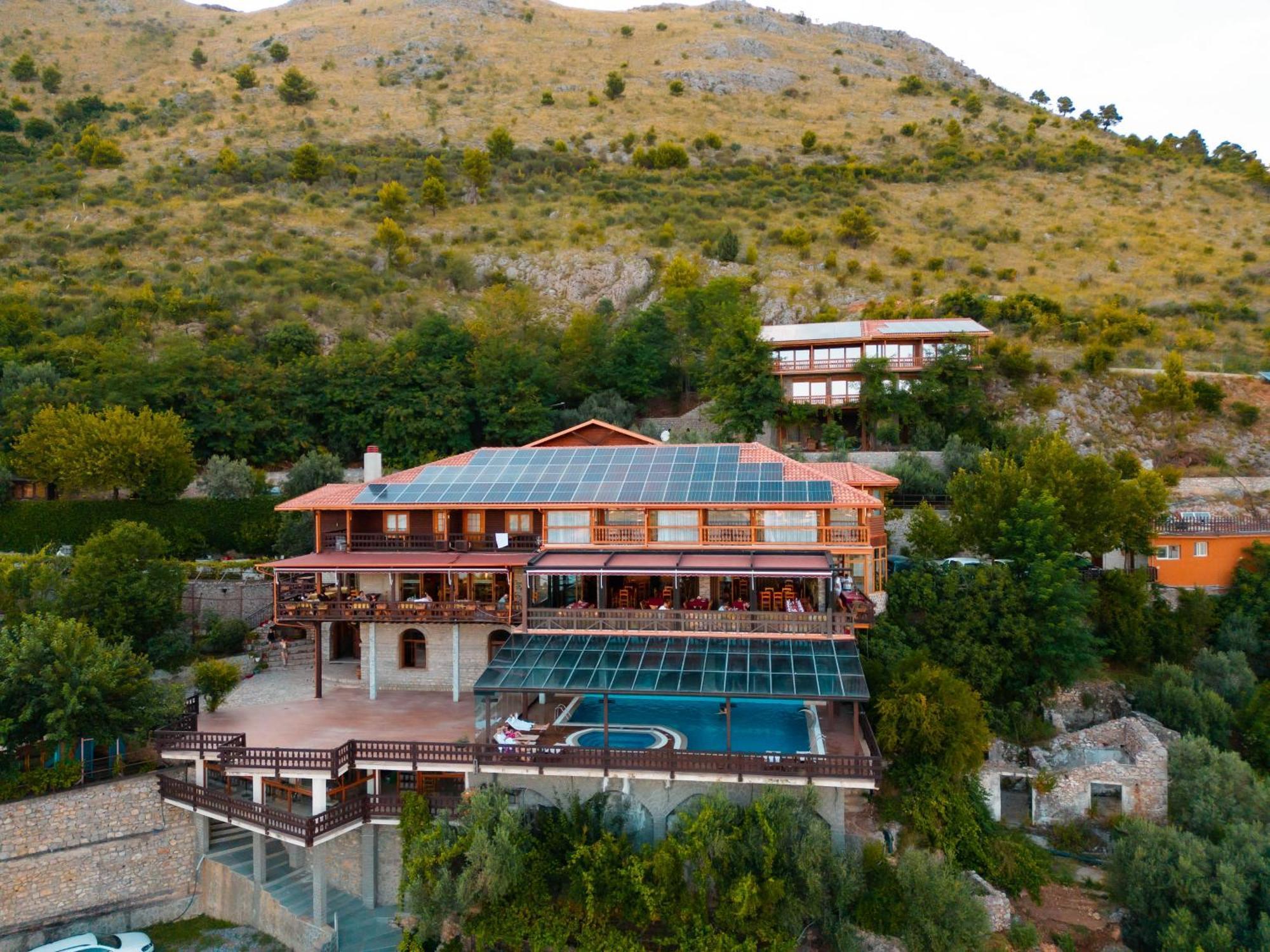 Old House Hotel Canaj Exterior photo
