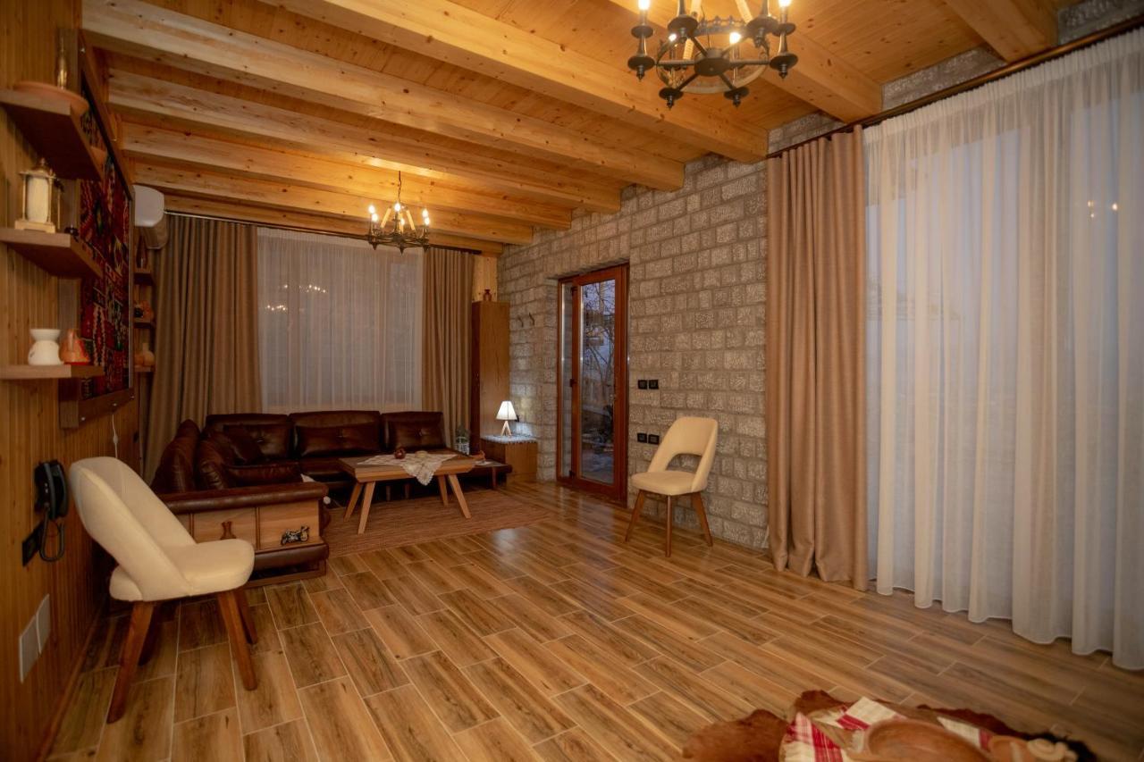 Old House Hotel Canaj Exterior photo